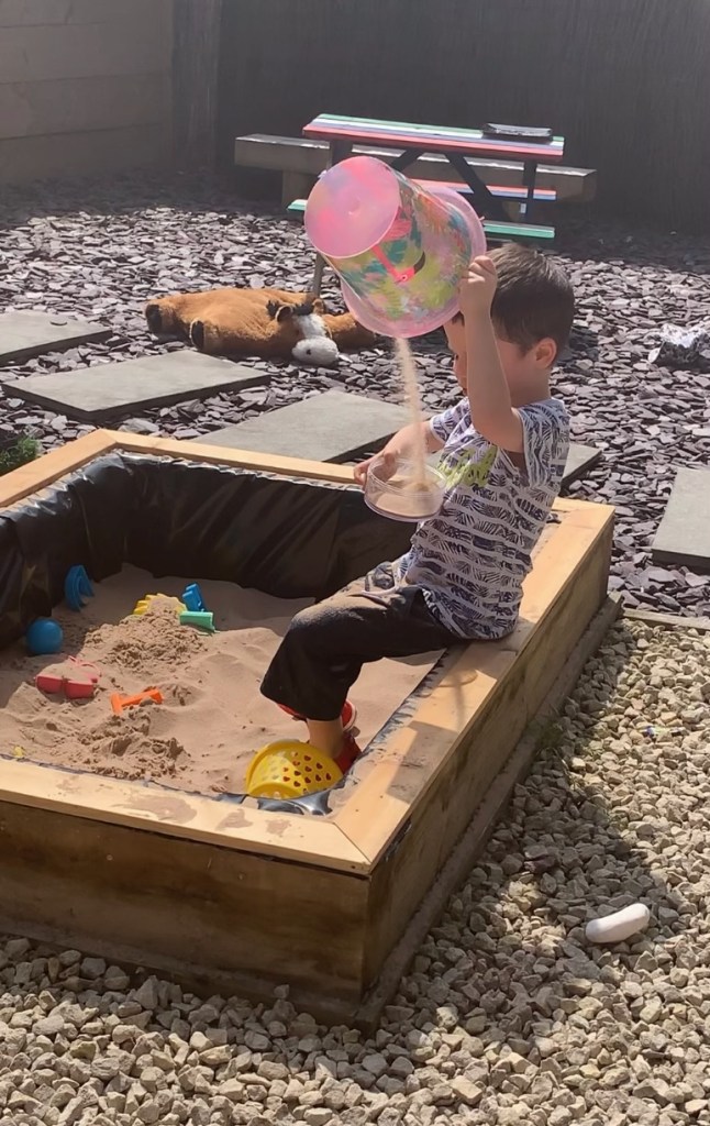 EB12EBE9-D748-465D-B2B6-1349E8EFD296